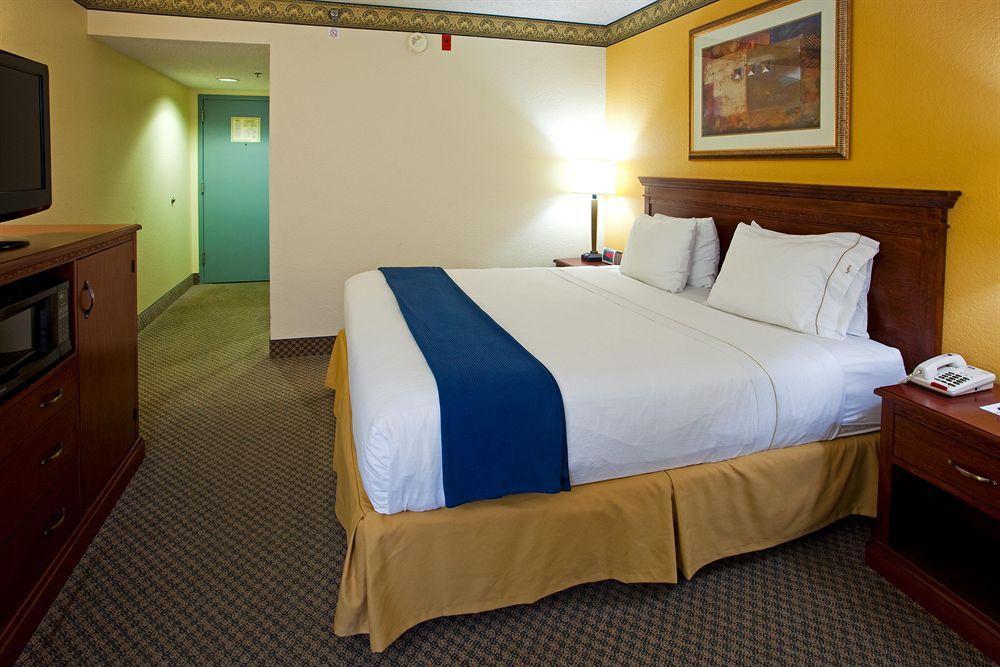 Holiday Inn Express Hotel & Suites Jacksonville-South By Ihg Exterior photo